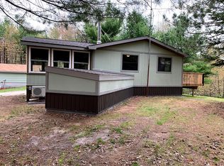 7973 School Ln, Crivitz, WI 54114