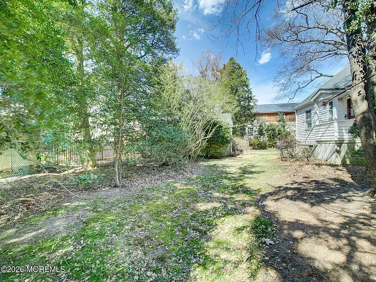 224 Chatham Ave — Photo 3
