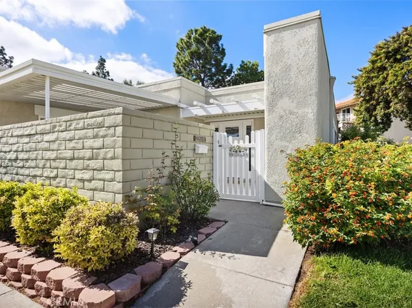 2263 Via Puerta Unit D, Laguna Woods, CA 92637