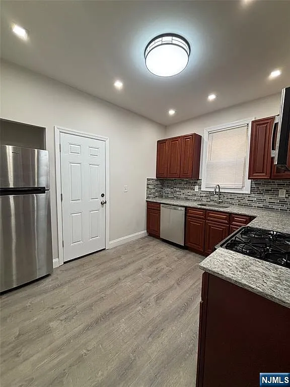 3 bed, 2.0 bath, $2,650 — Photo 2