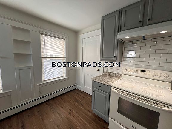 2nd image of 67 New Park St APT 3