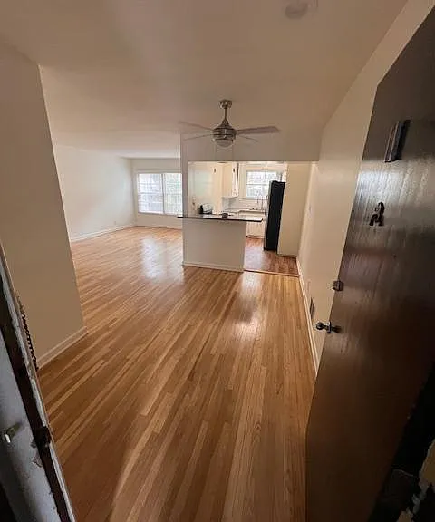 1119 N Hayworth Ave #11 — Photo 3