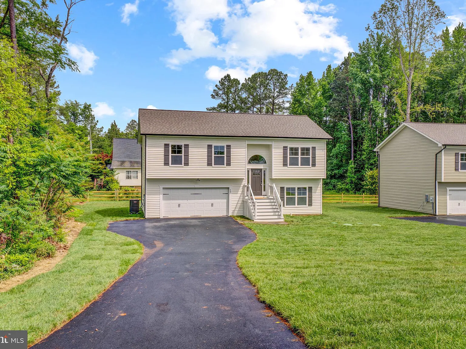 5 bed, 2464 sqft, $3,000 — Photo 1