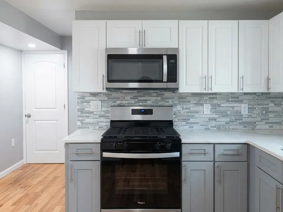 85 Hillside Ave #2A