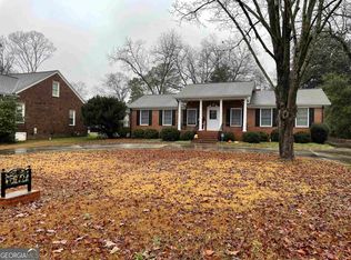 548 Athens St, Hartwell, GA 30643