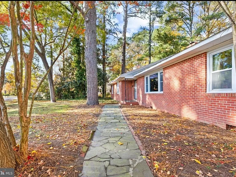 625 Pine Bluff Rd — Photo 12