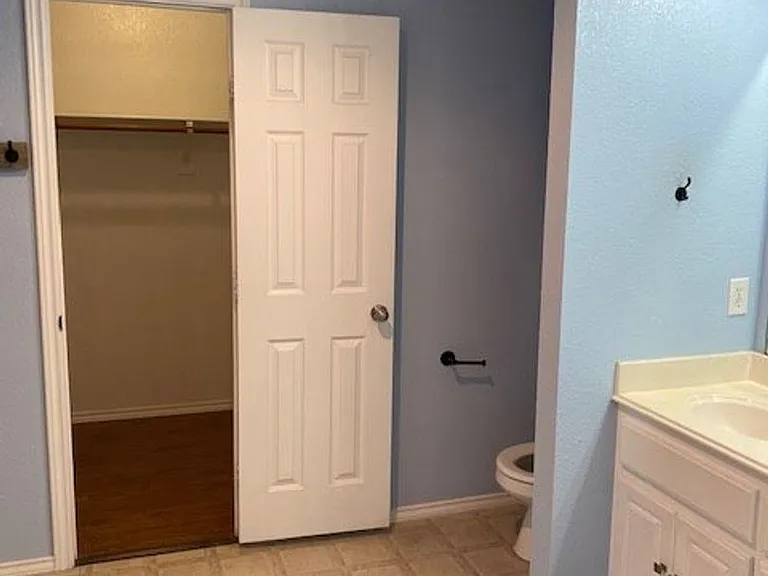 4807 Fordham St — Photo 3