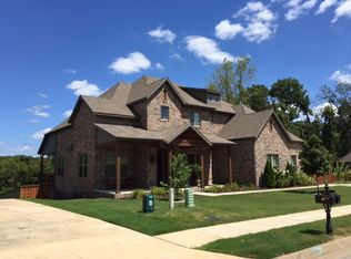 1500 NW Angel Falls Rd, Bentonville, AR 72712