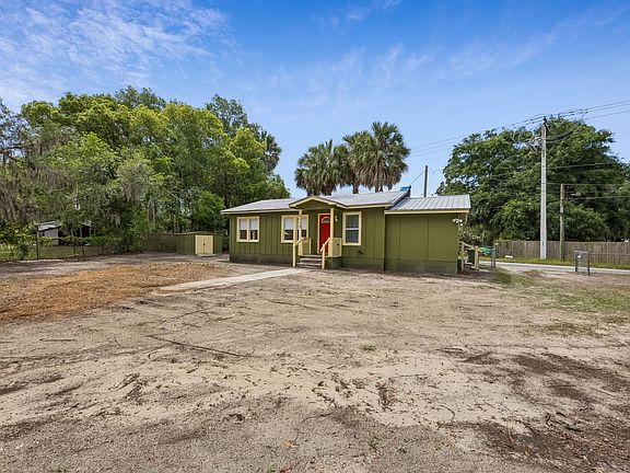 2nd image of 2113 Silver Lake Dr