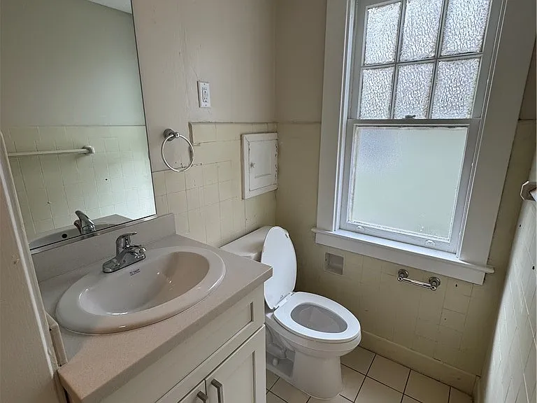 95 W Humboldt Pkwy #B — Photo 12