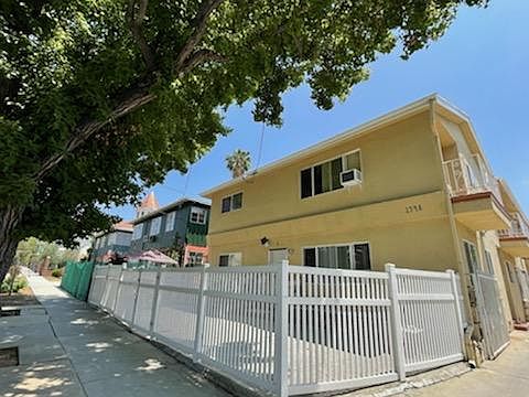 1st image of 1548 N Alexandria Ave