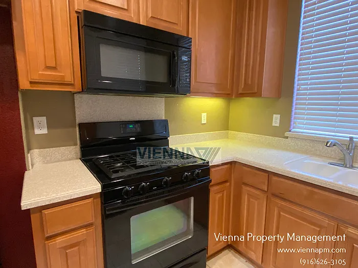 3301 Leiper Loop — Photo 10