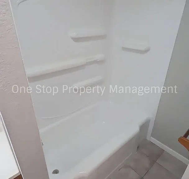 606 S Fairview Ave — Photo 20