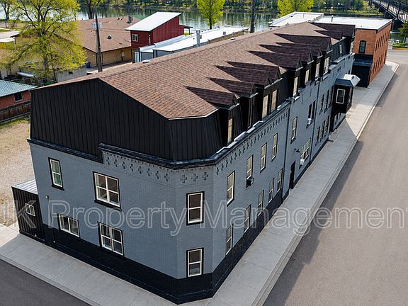 3rd image of 809 15th St #202