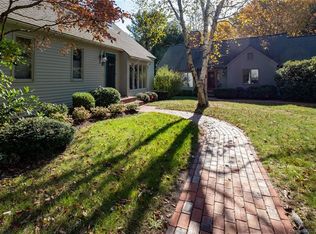 11 Chimney Crest Ln, Bristol, CT 06010