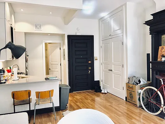 Rented by Highline Residential | media 9