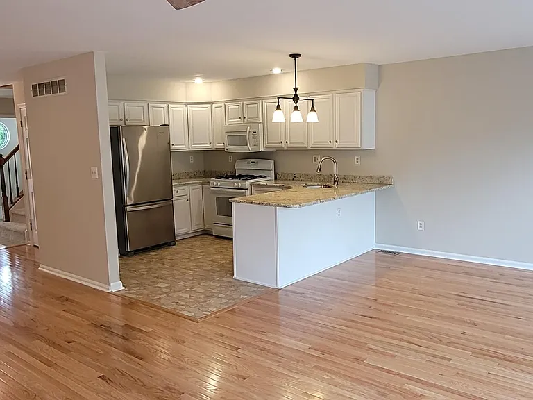 103 Castleton Rd — Photo 14
