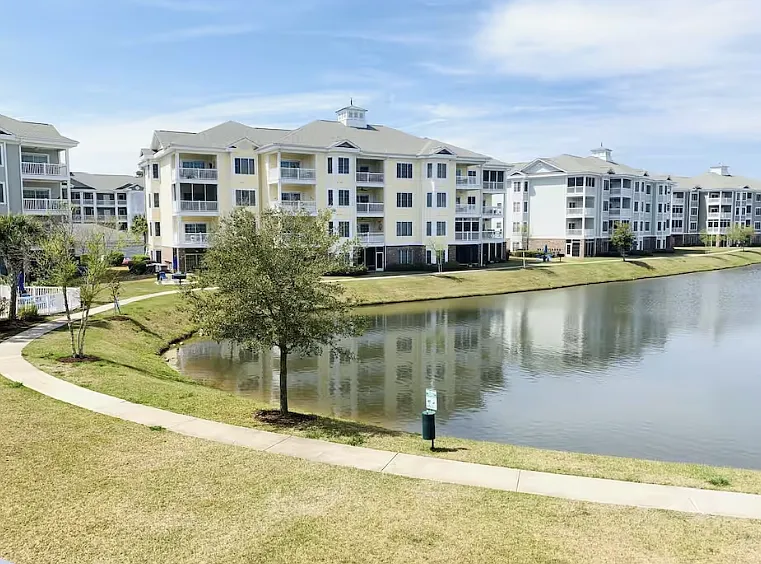 4825 Luster Leaf Cir #201