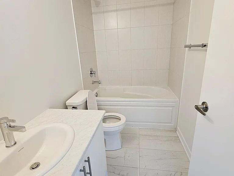 3401 Ridgeway Dr #411 — Photo 9