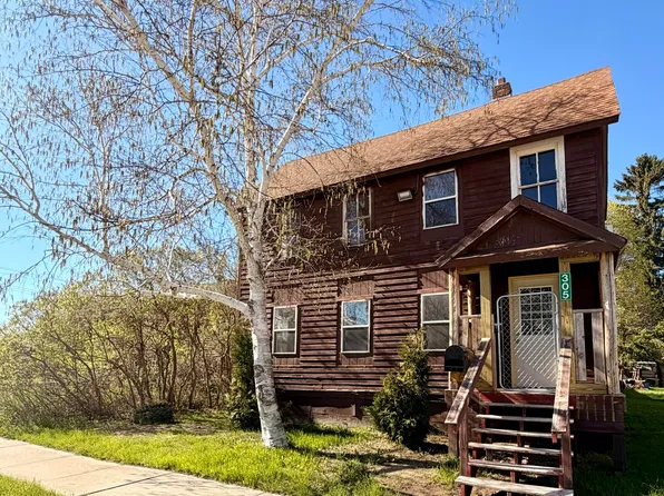 305 E Truman St, Newberry, MI 49868