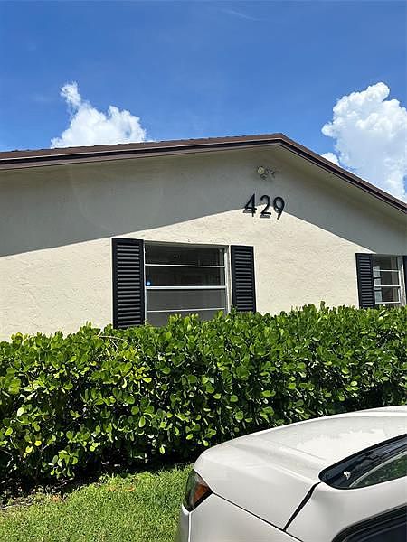 1st image of 429 NE 2nd Ave