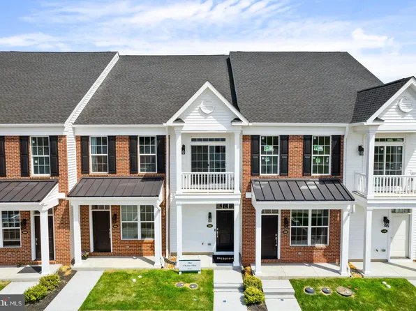 98 Cedar Cir #70, Levittown, PA 19055