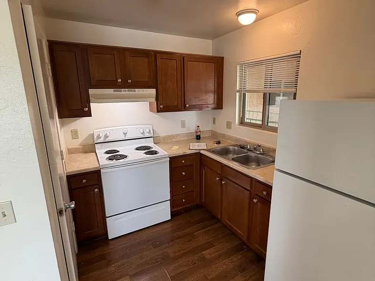 3802 E Monte Vista Dr — Photo 4