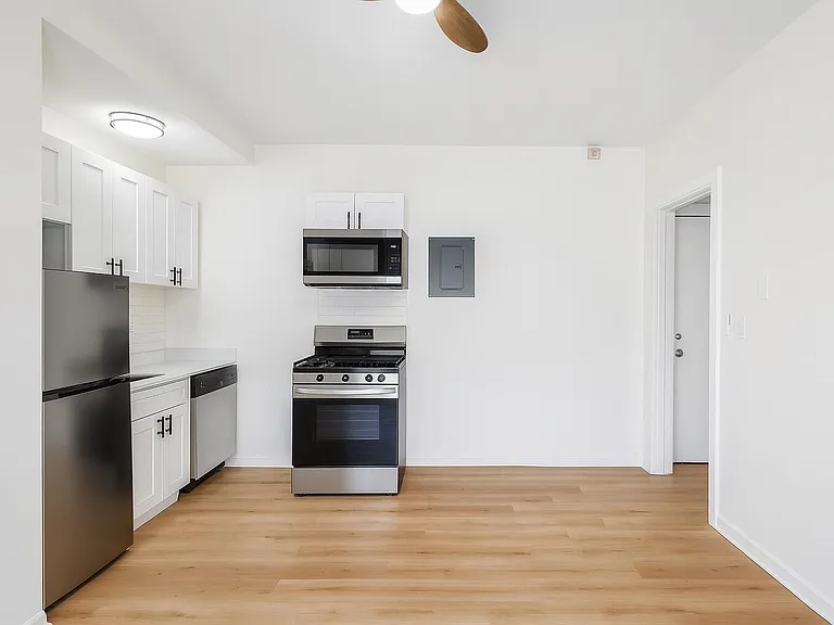 Park Place Apartments — Photo 13