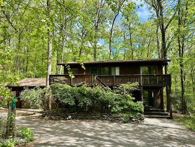 800 Dogwood Ct W, Hawley, PA, 18428