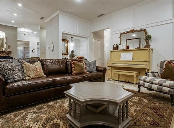5th image of 17216 Ikel Dr