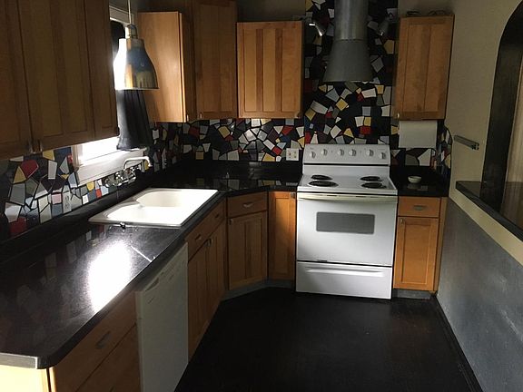 2nd image of 153 Bryn Mawr Dr