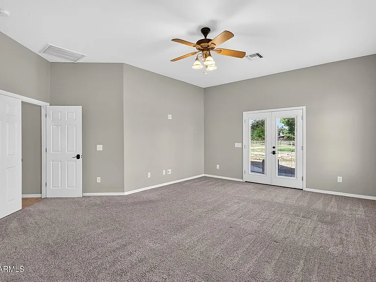 3002 E Sherry Ln — Photo 33