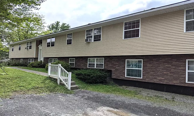 9 Village Cir #1 — Photo 1