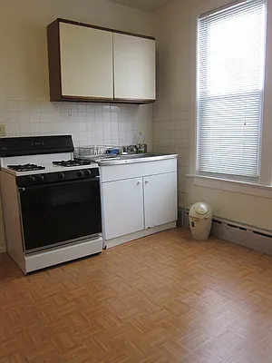 Rented by Realty 2000 Corp | media 17