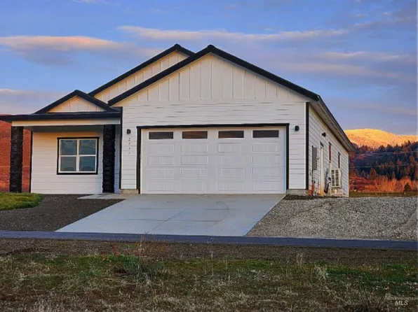 2292 Golf Ln, Council, ID 83612