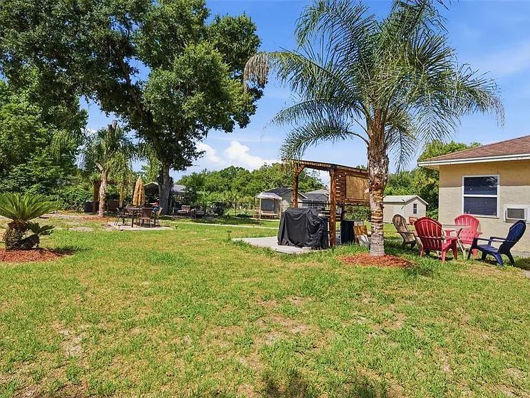 1011 Winifred Way — Photo 29