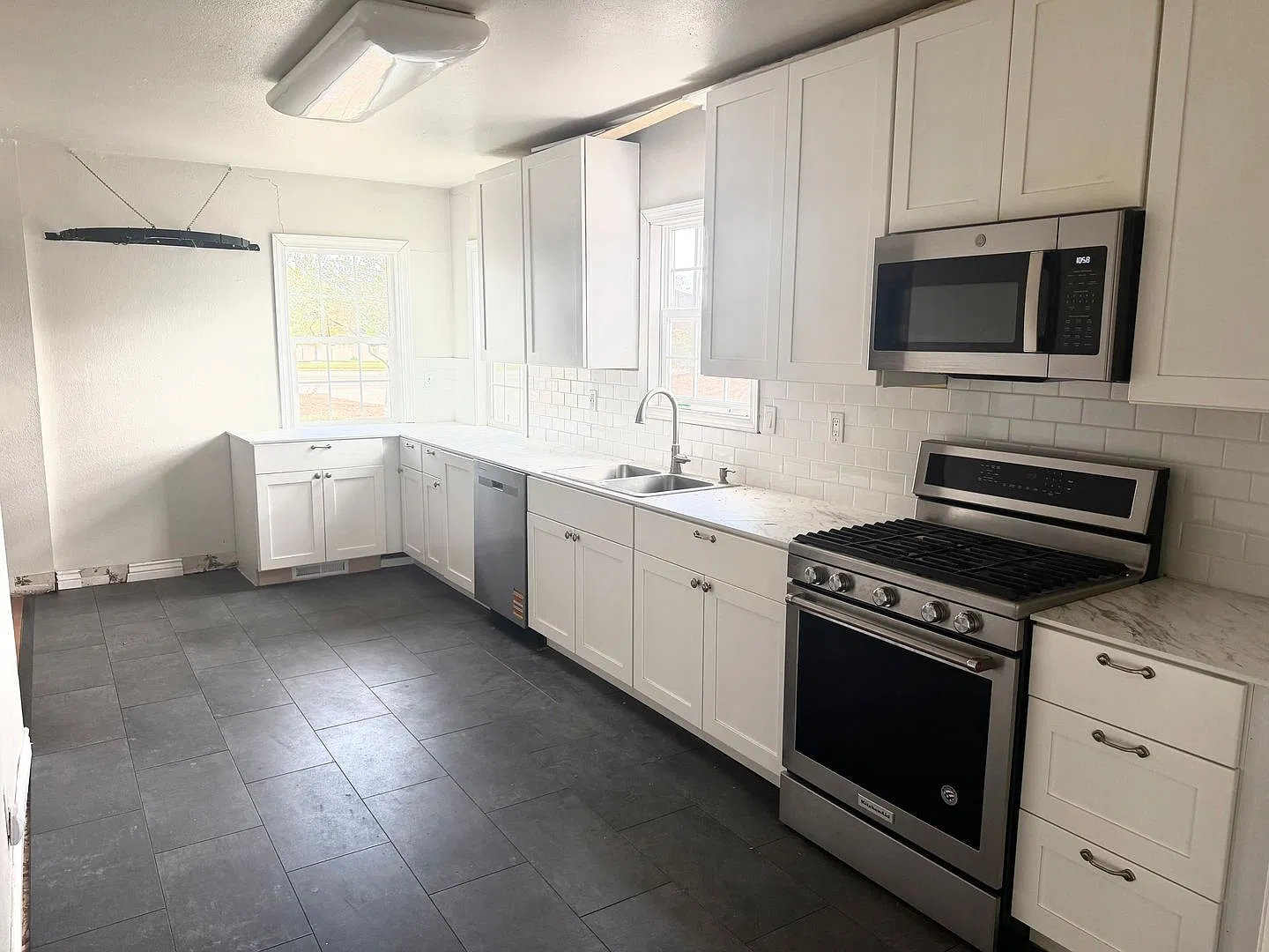 Coming Soon! Unique 3 bedroom, 2 bath farm house on Acre! — Photo 3