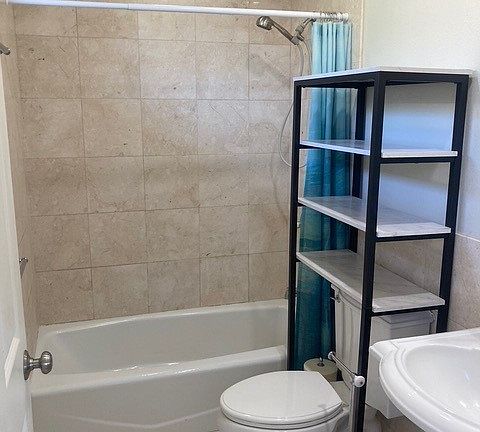 4th image of 3020 Kahaloa Dr APT A