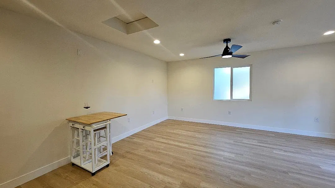 Studio, 371 sqft, $1,800 — Photo 2