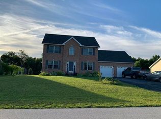 72 Country Dr, Gettysburg, PA 17325