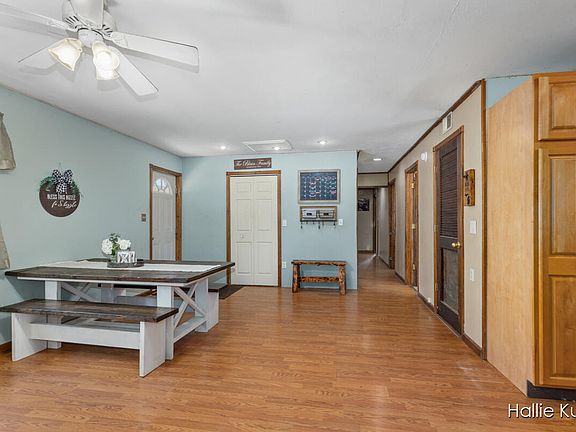 5th image of 3230 S Johnson Ave