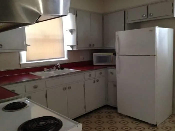 kitchen - 2110 N Lesley Ave