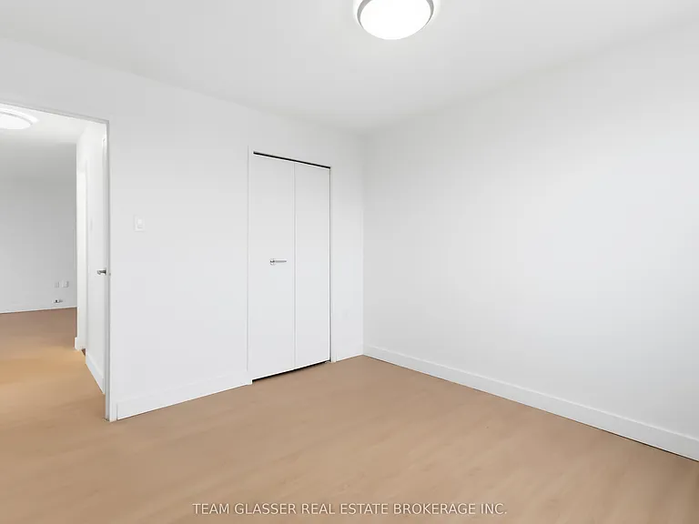 498 Queens Ave #802 — Photo 15
