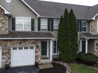 303 Village Dr, Schwenksville, PA 19473