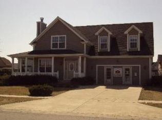 303 Stearn Dr, Genoa, IL 60135