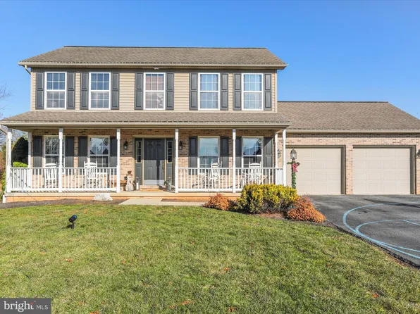 13205 Whispering Spring Dr, Greencastle, PA 17225