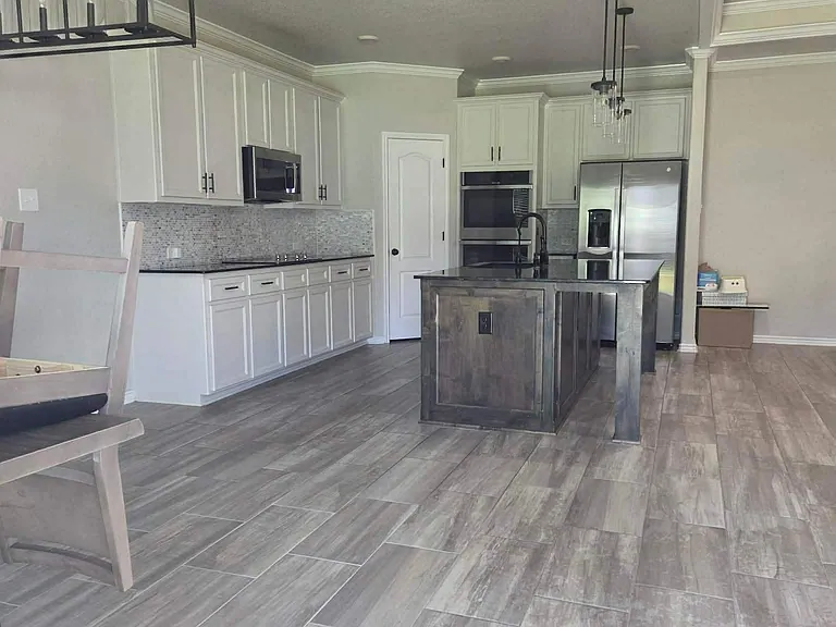 7715 Silicon Dr — Photo 7