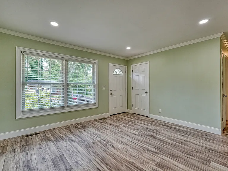 311 Pioneer Pl — Photo 25
