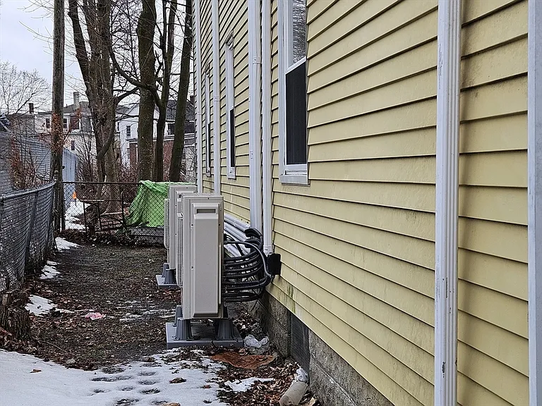 4 Vernon Ter #2 — Photo 12