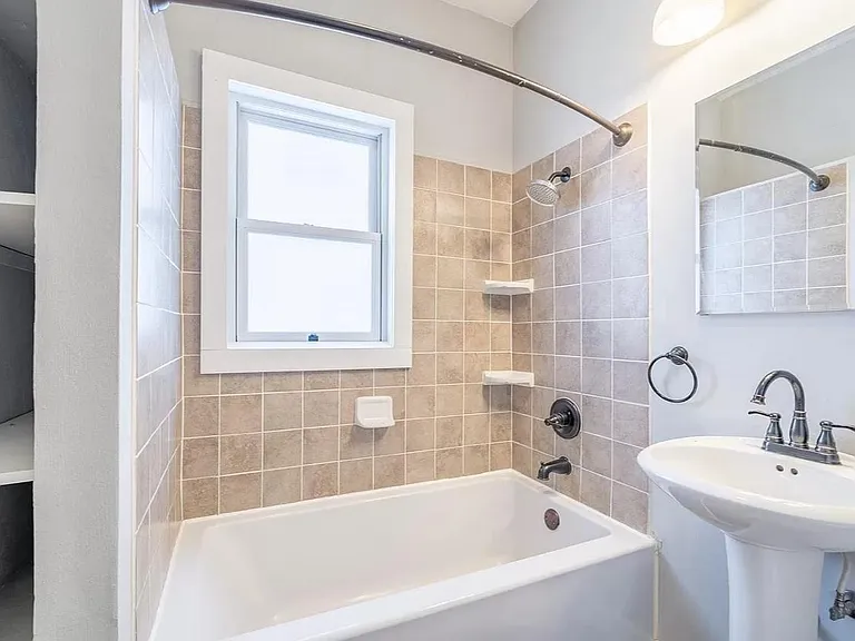 217 W 7th Ave — Photo 8